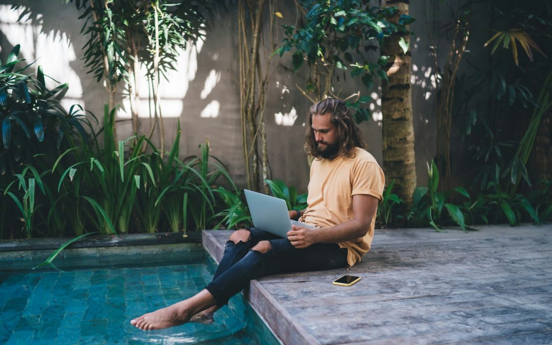 Tech Essentials for the Modern Digital Nomad: Must-Have Gear for Life on the Move